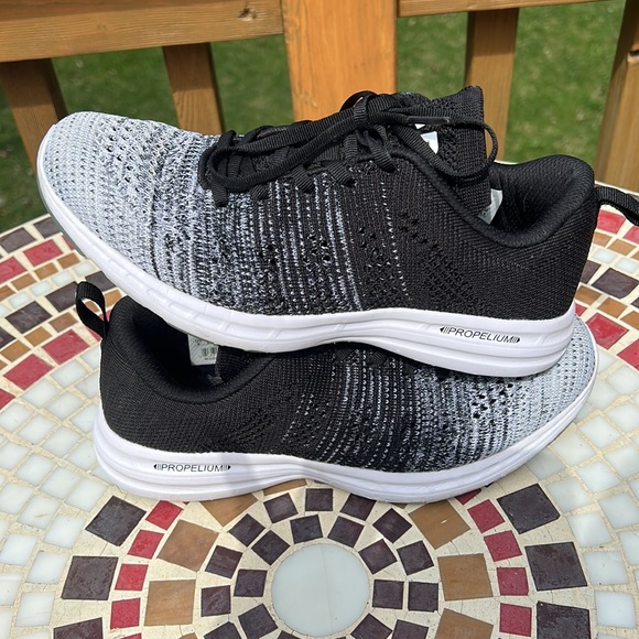APL Athletic Propulsion Labs Techloom Pro Black Gray White Shoe.  Size 8 - Picture 13 of 16